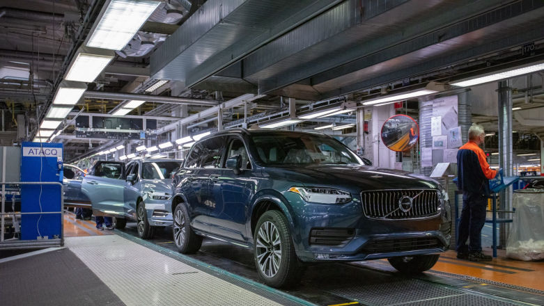 Volvo nie chce zostać w tyle i zawalczy z Teslą jej własną bronią