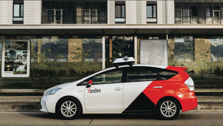 Rosyjska firma Yandex wstrzymuje testy autonomicznych samochodów i robotów na terenie USA