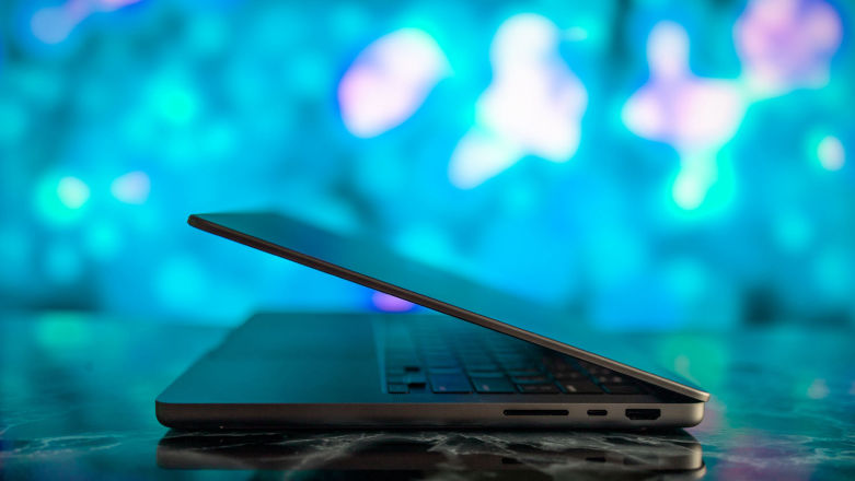 MacBook i iPad z ekranem OLED? To możliwe, ale trzeba uzbroić się w cierpliwość