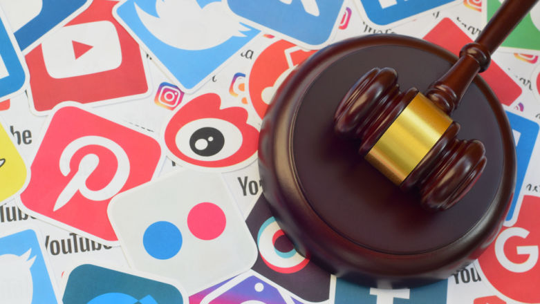 Nie kreuj wyimaginowanej postaci w social media, bo możesz trafić do więzienia. Przykład raperów z USA