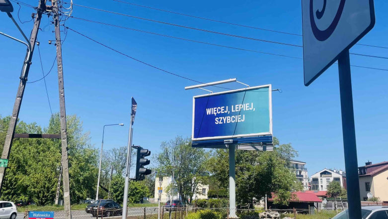 Ceny wszystkich abonamentów Play obniża teraz klientom UPC o 30 zł