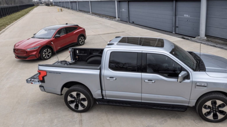 Popyt na elektrycznego Forda F-150 jest taki, że dealerzy podwajają jego cenę