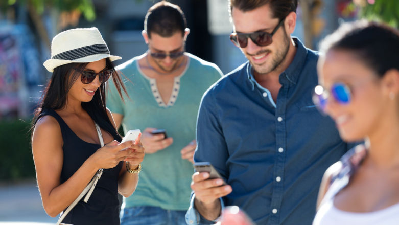 Od dziś 5G dla klientów nju mobile. Jak wyglądają obecnie oferty submarek „wielkiej czwórki”