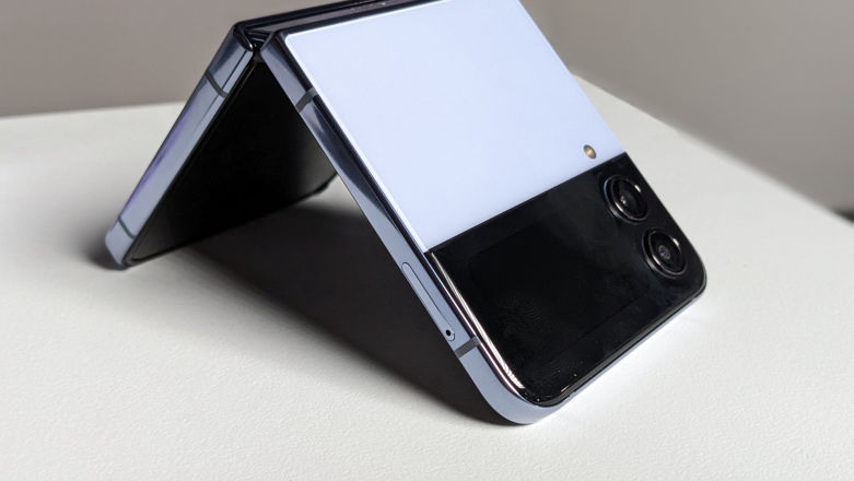 Co się dzieje z rynkiem smartfonów? iPhone coraz droższy, składaki są trzecioplanowe