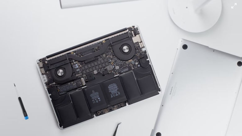 Paradoks Apple - robi najładniejsze urządzenia w środku, ale nie pozwala ich naprawiać