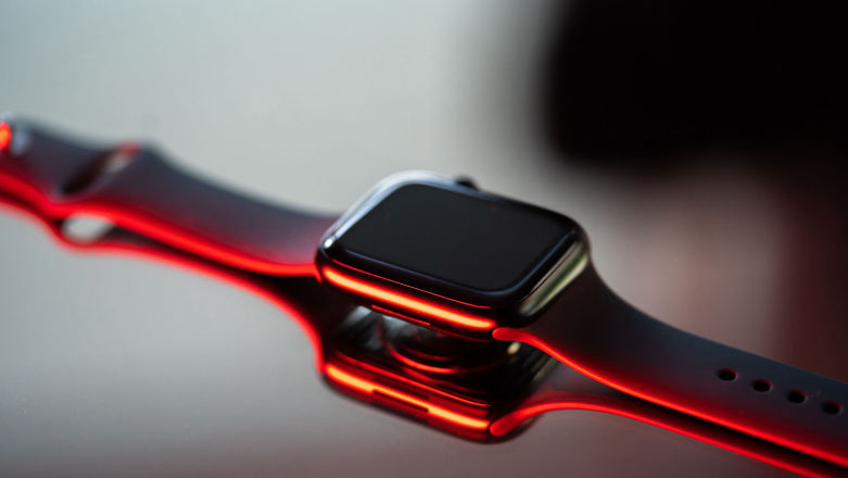 Apple Watch automatycznie dostosuje kolor tarczy do twoich ubrań