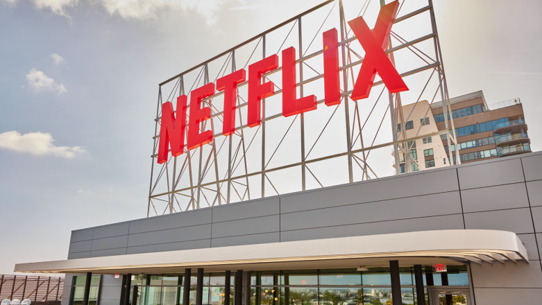 Ten serial Netflixa kosztuje więcej niż najdroższy sezon „Gry o tron”. Nie przegap premiery!