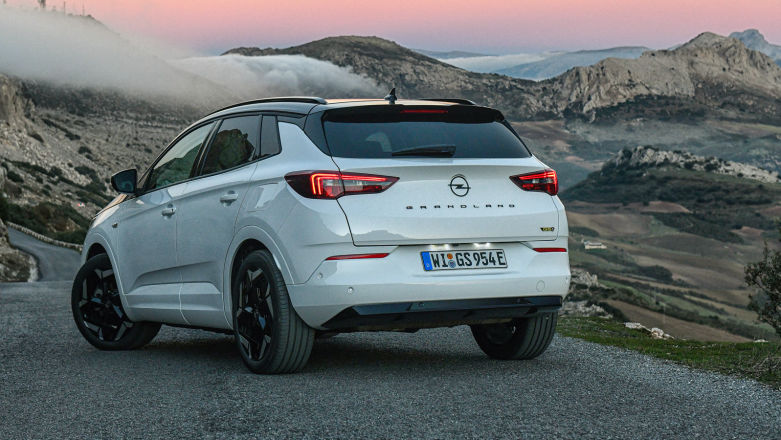 Opel Grandland GSe: 300 KM z usportowionym charakterem. Jazda próbna