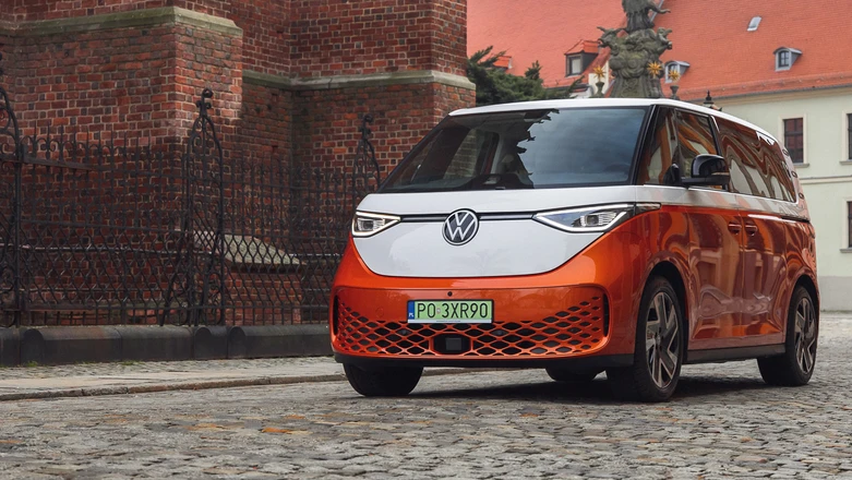 Volkswagen ID. Buzz – elektryczny i zjawiskowy bus. Pierwsza jazda próbna