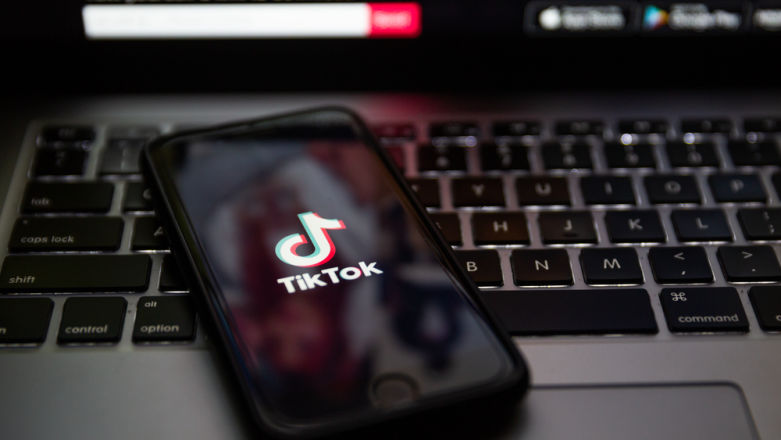 Wicepremier nie ma wątpliwości. Nie instaluj TikToka na telefonie służbowym