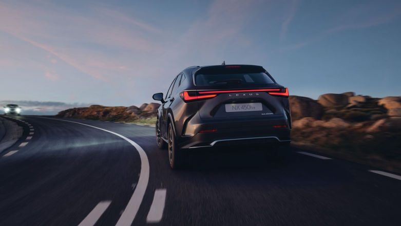 Jak Lexus NX Hybrid jeździ półautonomicznie w miejskich korkach i na autostradzie? Test