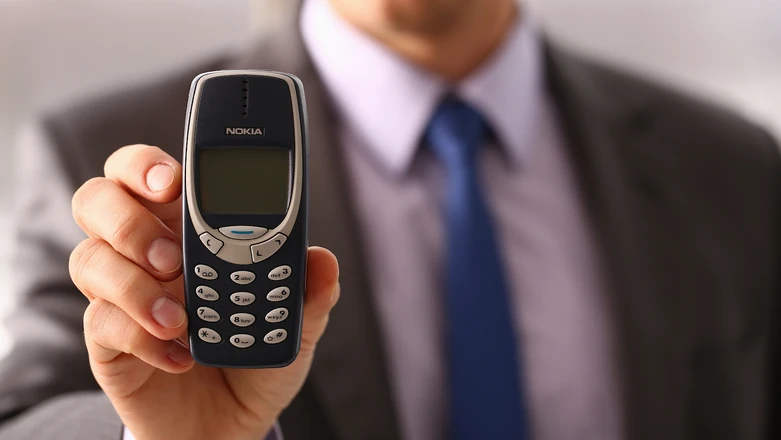 To nie Nokia 3310, a sprzęt do kradzieży samochodów. Zobacz jak działa