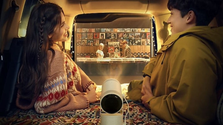 Przenośny i smart, ale czy idealny? Recenzja projektora Samsung The Freestyle