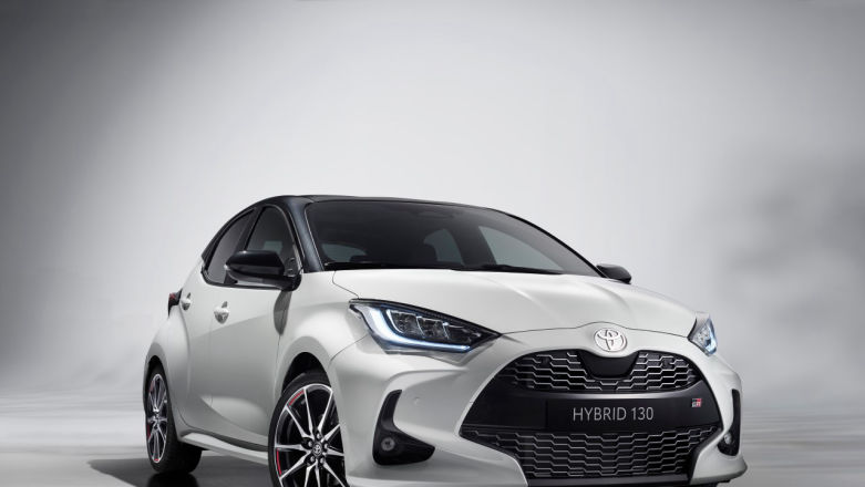 Toyota Yaris z mocniejszym silnikiem i smartfonem zamiast kluczyka