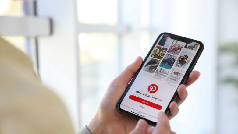 Ustawa ograniczy używanie smartfona do 40 minut dziennie