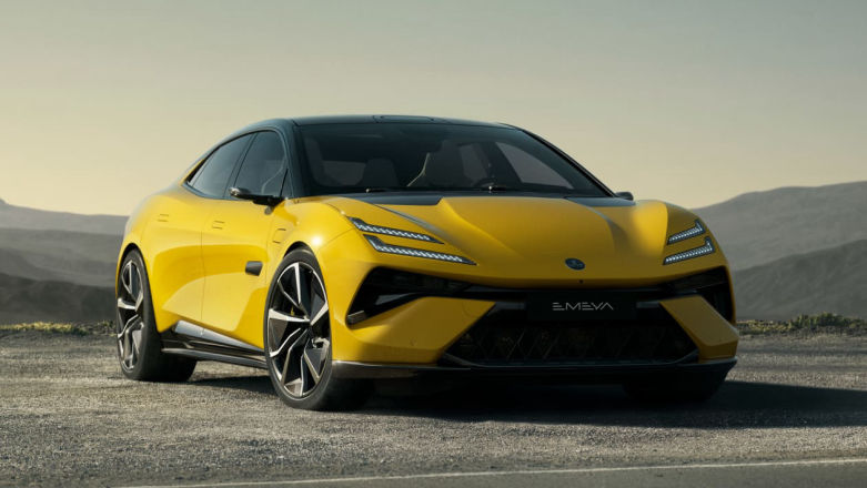 Lotus wsadzi do samochodu 55 cali! Tak chce pokonać Porsche