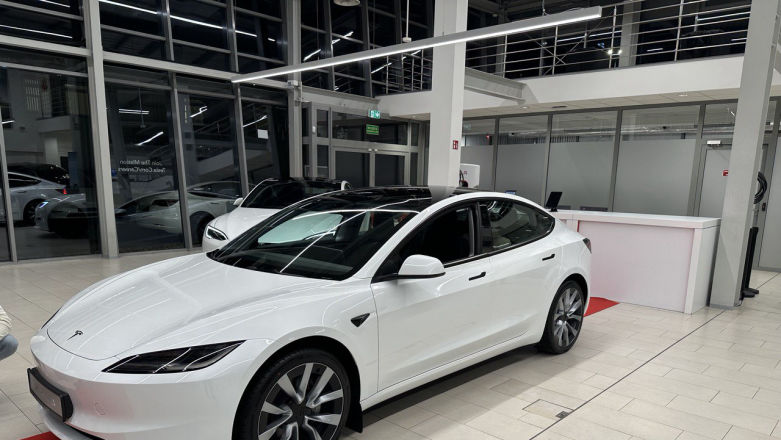 Tesla obniżyła zasięg prawie wszystkich swoich samochodów
