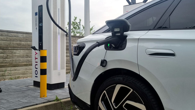 Rekord za rekordem. W Polsce mamy boom na auta... elektryczne