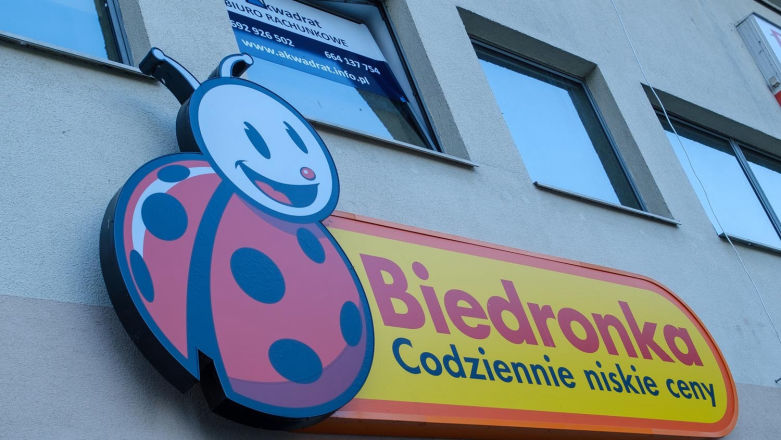 Biedronka wyprzedaje elektronikę. Myszki i przedłużacze za pół darmo