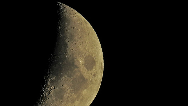Księżyc NIE JEST bezpiecznym miejscem. Oto, co nam na nim grozi