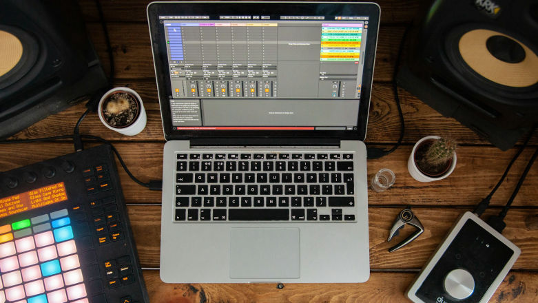 Twórz hity za darmo. Te programy do produkcji muzyki są dostępne bezpłatnie!