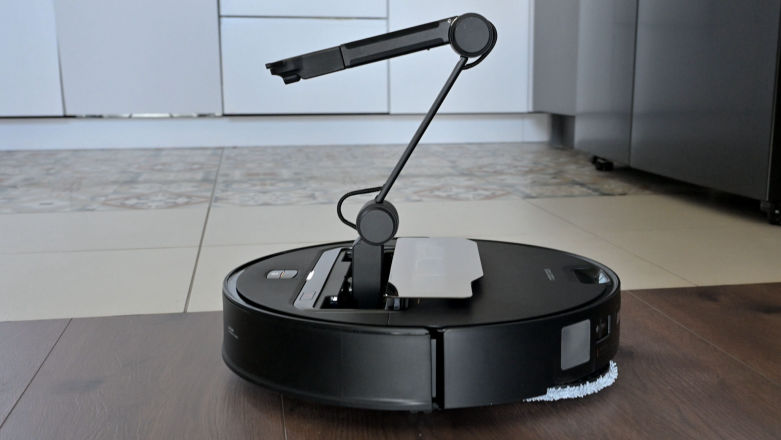 Przyszłość jest już dzisiaj. Roborock Saros Z70 to najbardziej innowacyjny robot odkurzający na rynku