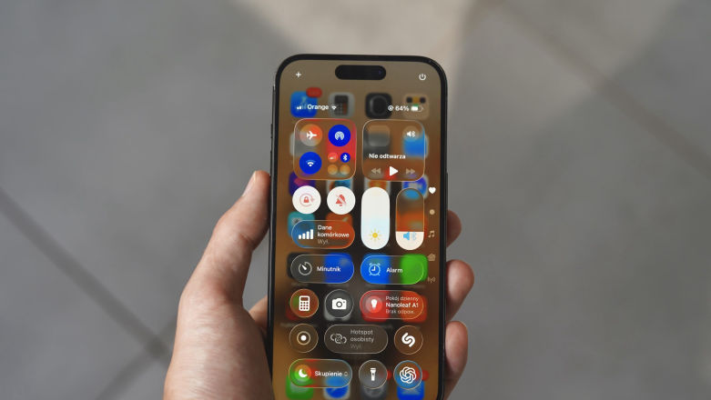 Gdzie się podział Apple’owski porządek, czyli wszystko wszędzie naraz w iOS 26