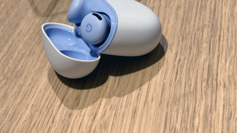 Google Pixel Buds 2a. Budżetowe słuchawki z funkcjami premium