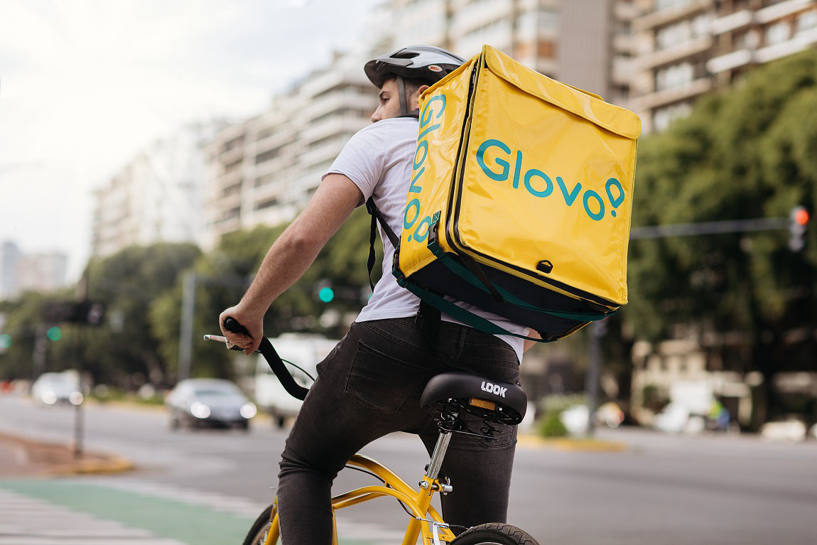 Masz problem w Glovo? Nie licz na pomoc, na twoje pieniądze też nie