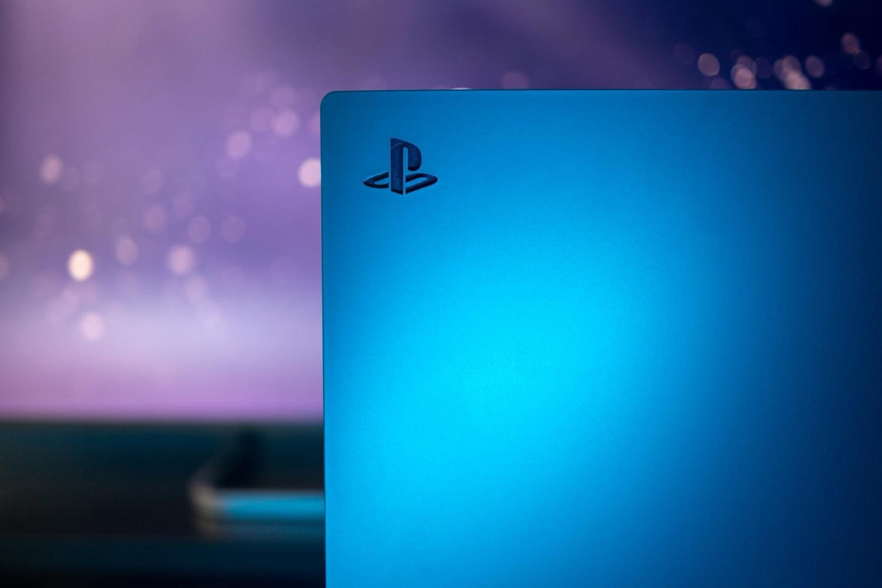 PlayStation Plus rozpieszcza graczy na koniec lata. Hit goni hit