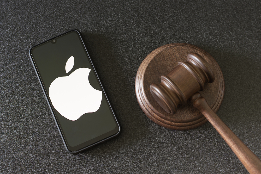 Władze chcą dostępu do zaszyfrowanych danych Apple – zagrożeni także Polacy