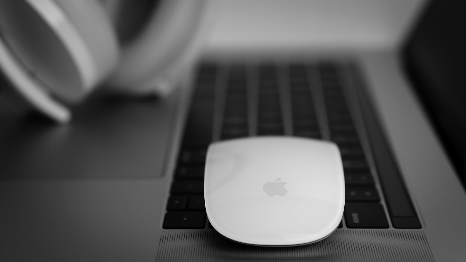 Magic Mouse Cię nie przekonuje? Są alternatywy! Najlepsze myszki do MacBooka.