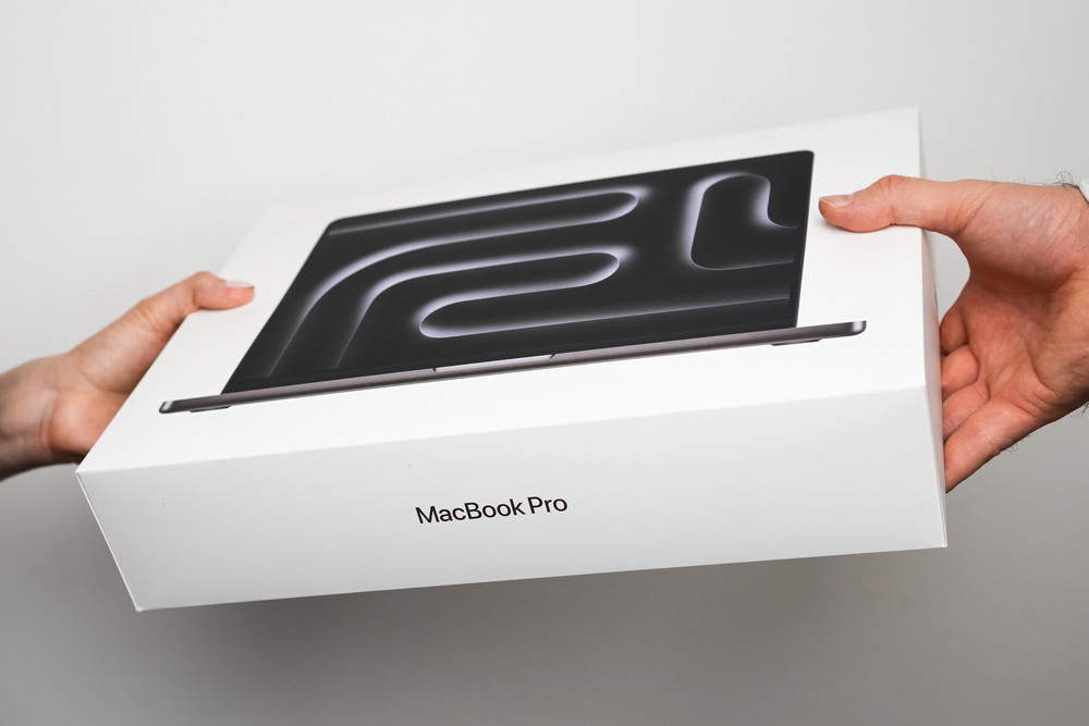 To się nazywa łeb to interesów. Prostym trikiem zgarnął sprzęt Apple za grosze