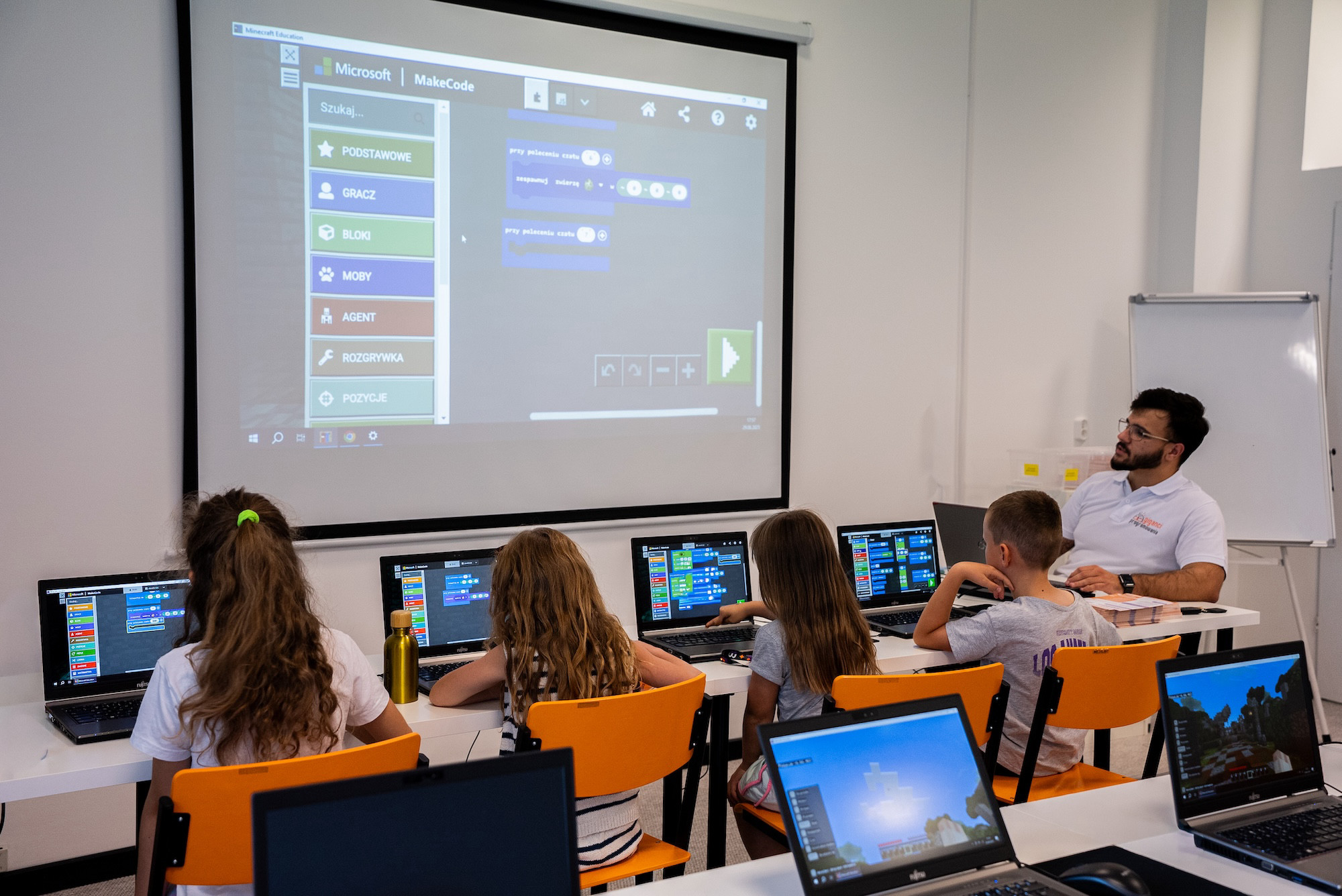 Ferie z AI i programowaniem. Trwają zapisy na bezpłatne warsztaty!