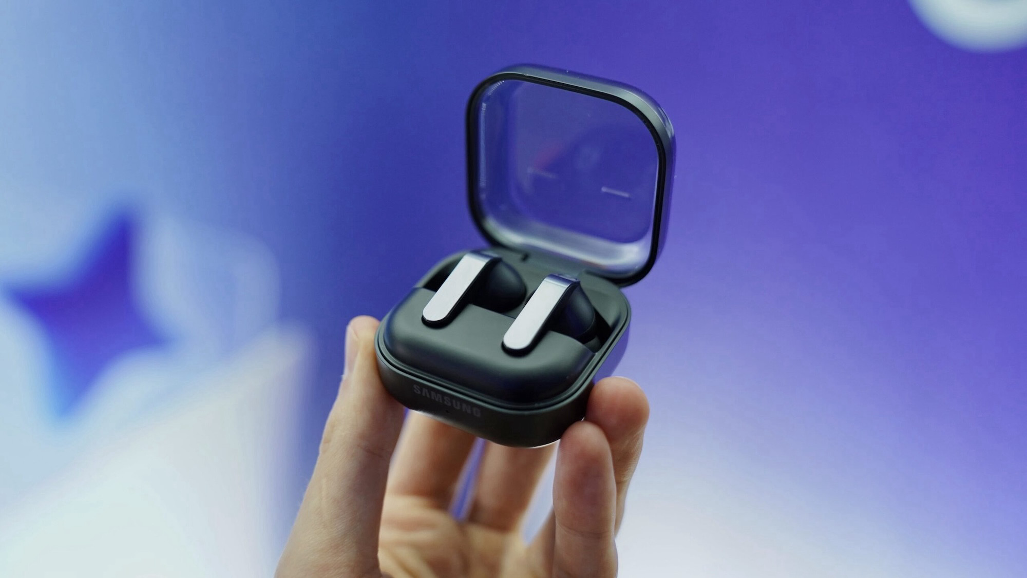 Samsung odświeża swoje słuchawki. Buds 4 i 4 Pro zaprezentowane