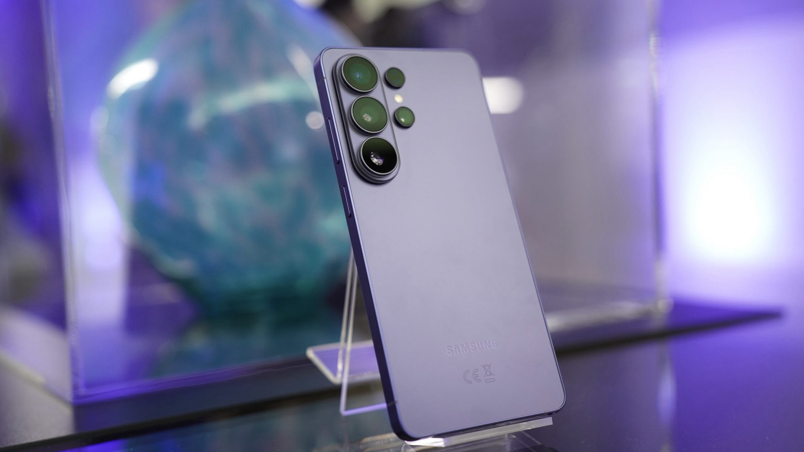 Samsung wyjaśnia, że brak ważnej cechy to spełniona obietnica. Ja tu widzę dwie wady