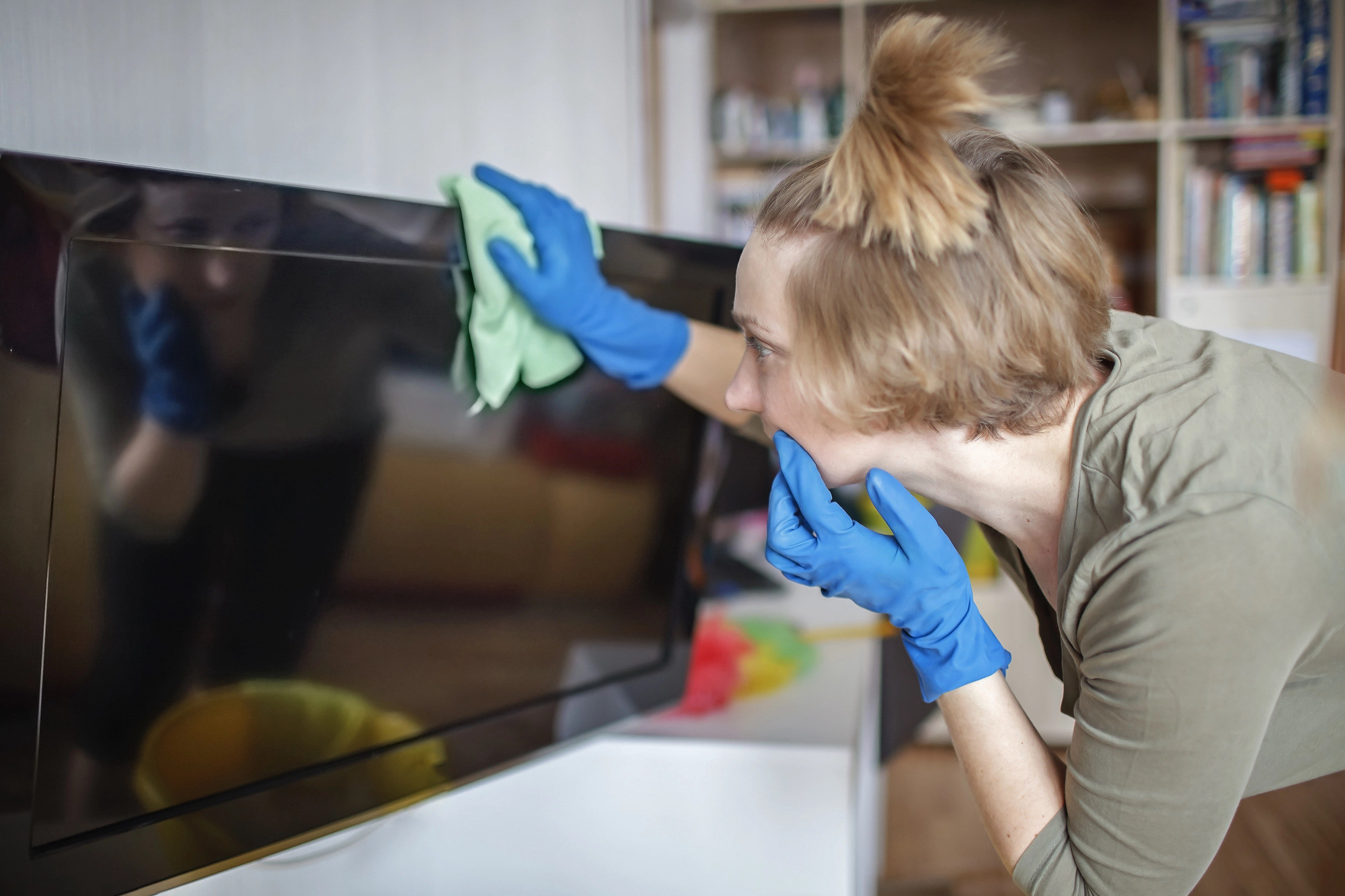 Myślisz, że dobrze czyścisz telewizor? Upewnij się, zanim będzie za późno!