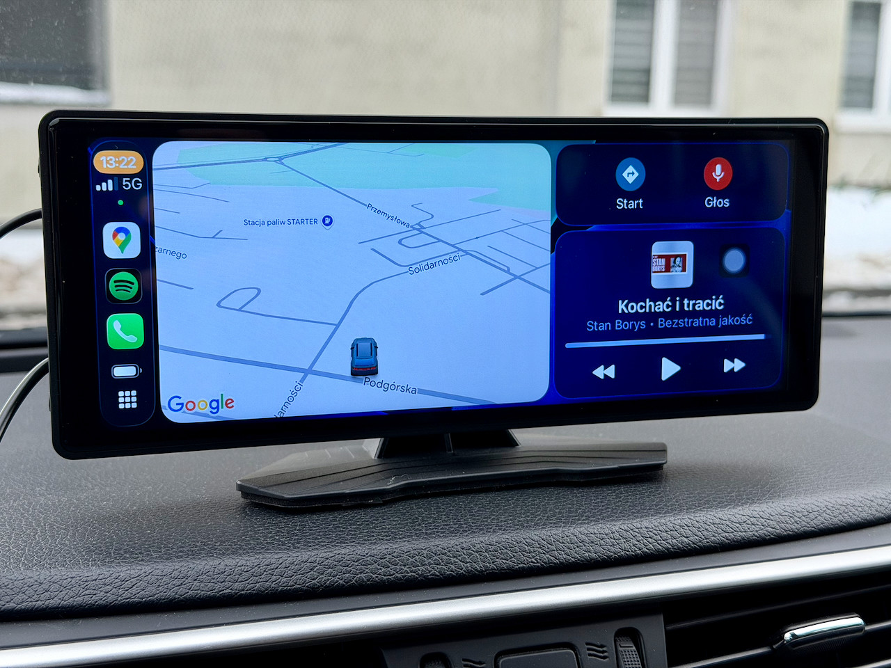 Navitel DS1020 z CarPlay i Android Auto: już nie musisz zmieniać samochodu