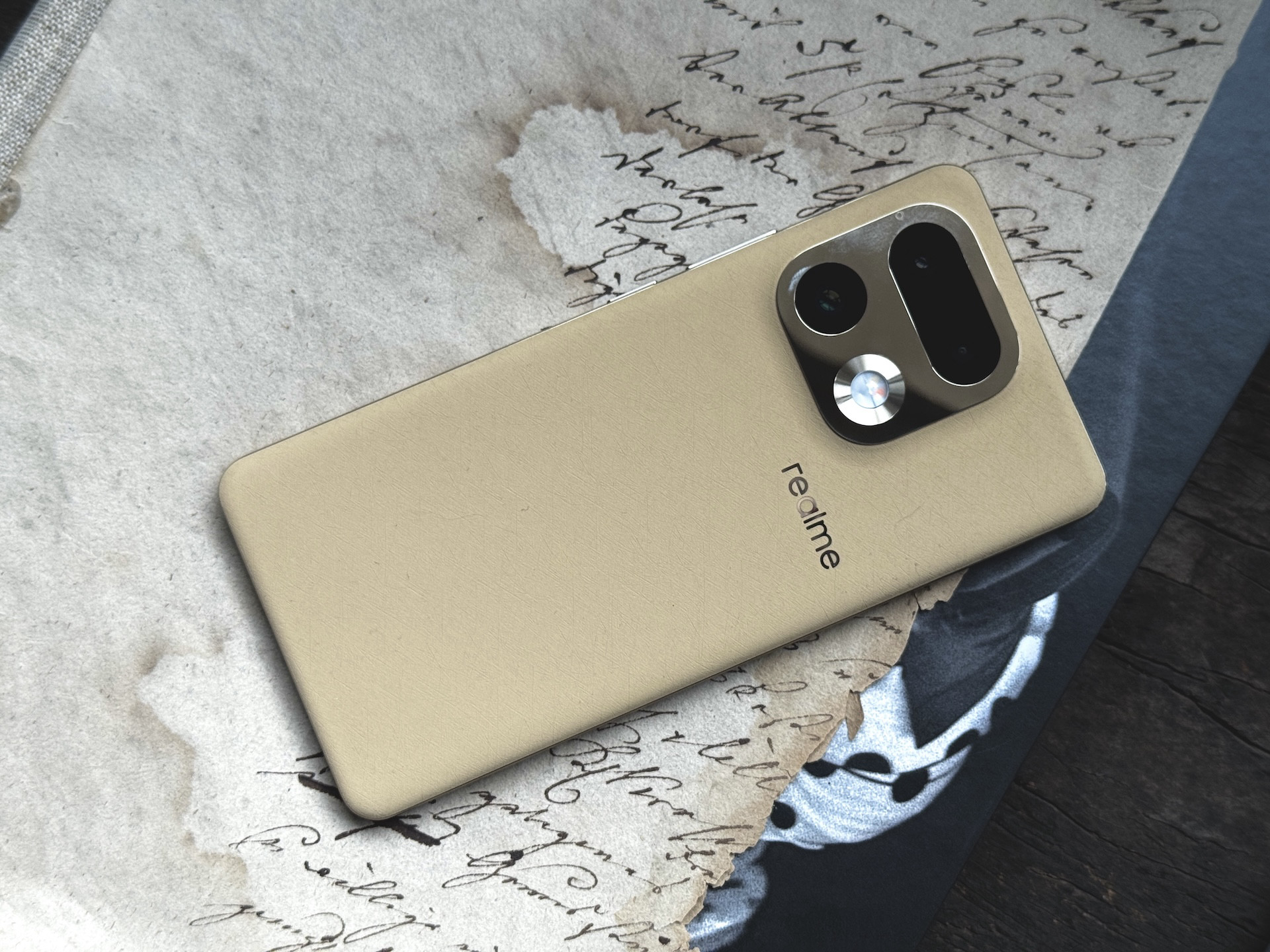 realme 16 Pro zrobi fotografa z amatora. Czy to najlepszy aparat w segmencie średnim?