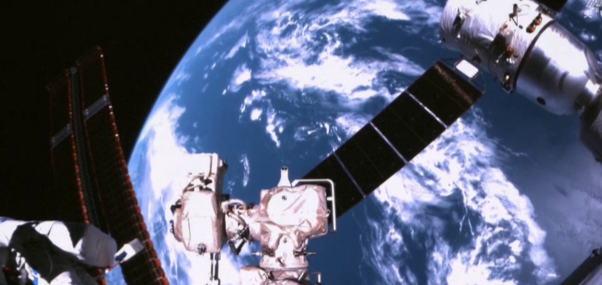 Przełomowy kosmiczny spacer chińskich astronautów. To przejdzie do historii