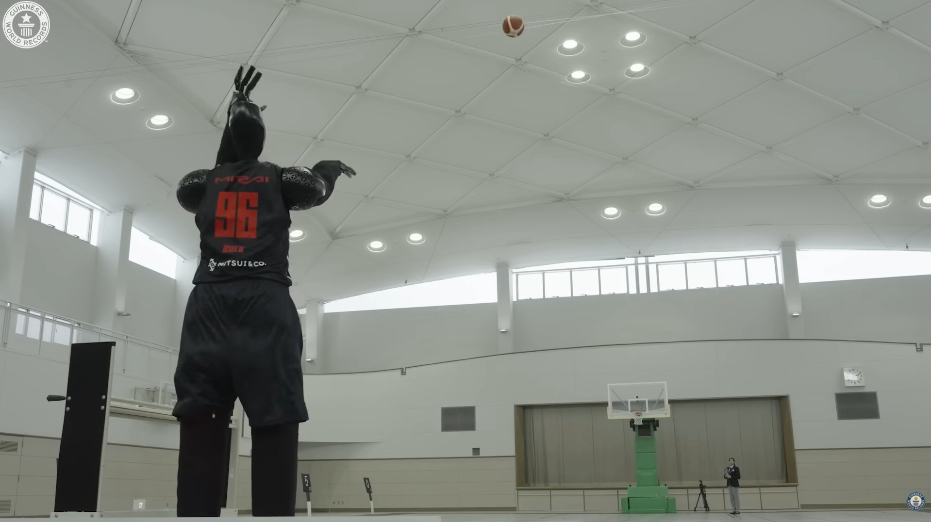 Toyota stworzyła robota, który gra w koszykówkę lepiej od Ciebie. Zobacz sam!