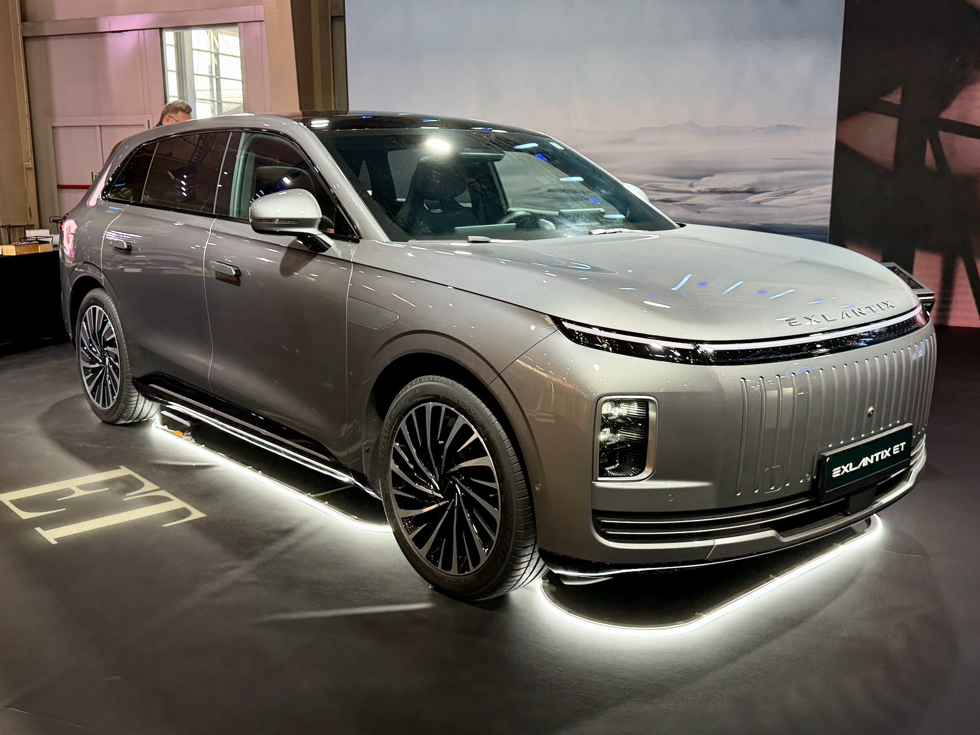 EXLANTIX wjechał do Polski. Dwa modele premium zaskakują wszechstronnością