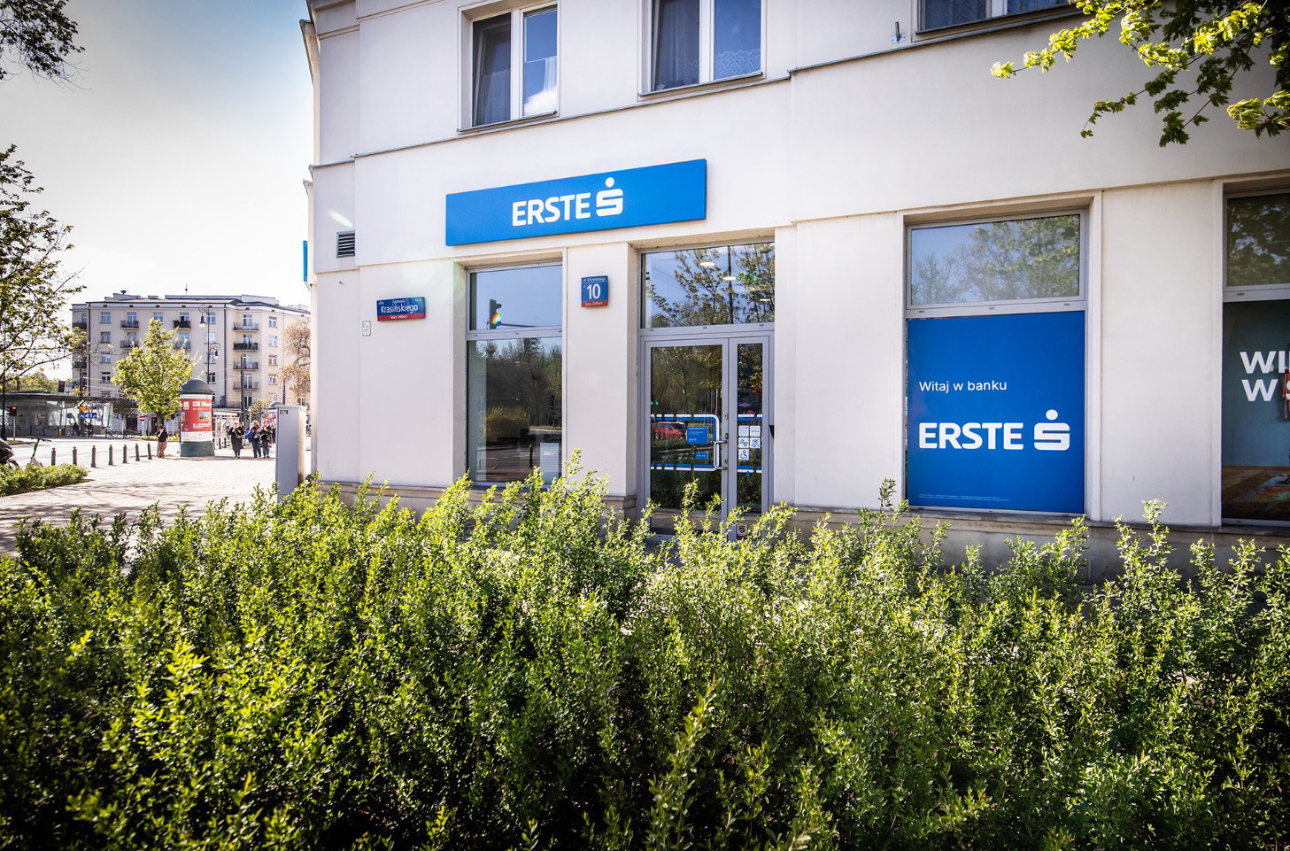 New bank with the best promotions. Checking what Erste offers.
