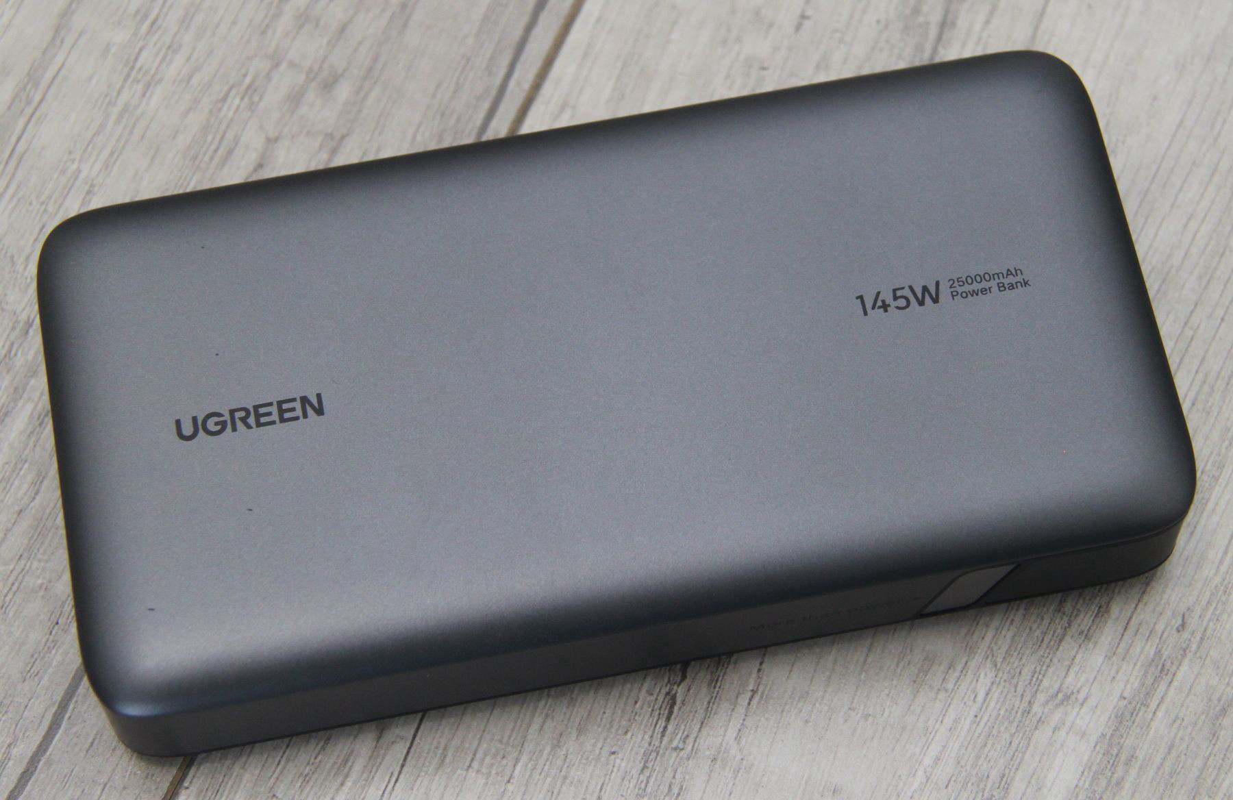 Recenzja powerbanka Ugreen PB205. 140W za niewielkie pieniądze