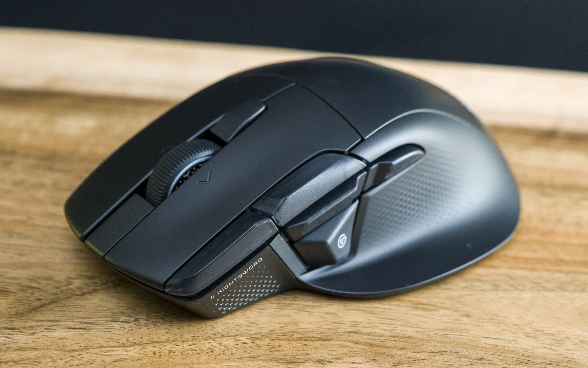 Corsair Nightsword V2 — mysz z wbudowanym Stream Deckiem