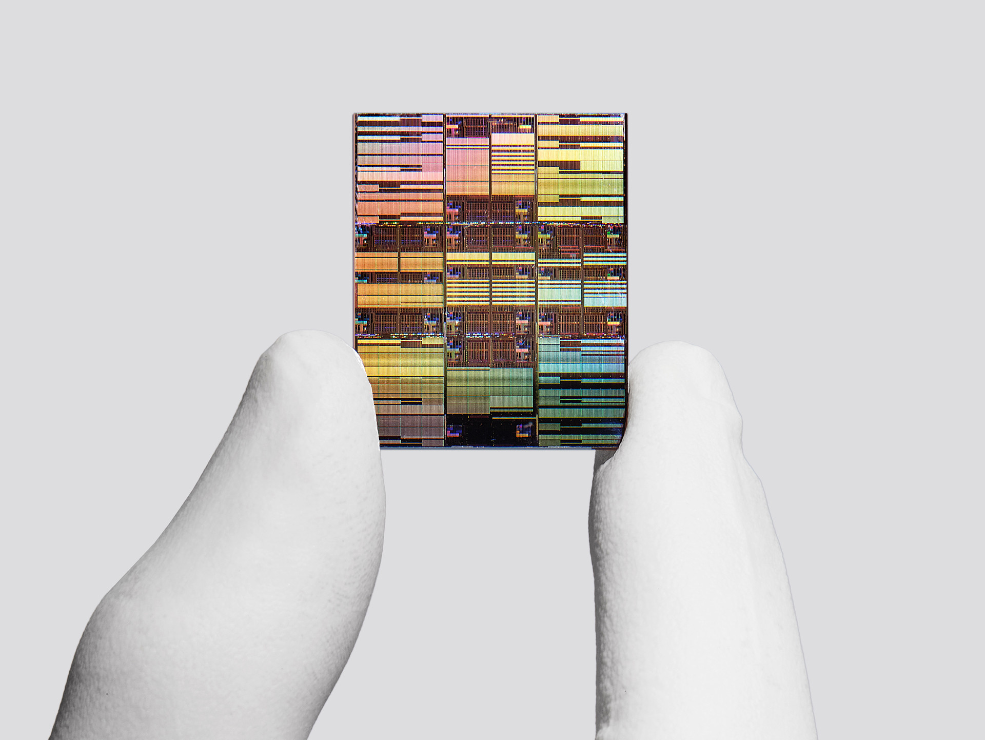 IBM opracował technologię chipów 0,7 nm z pionowymi tranzystorami