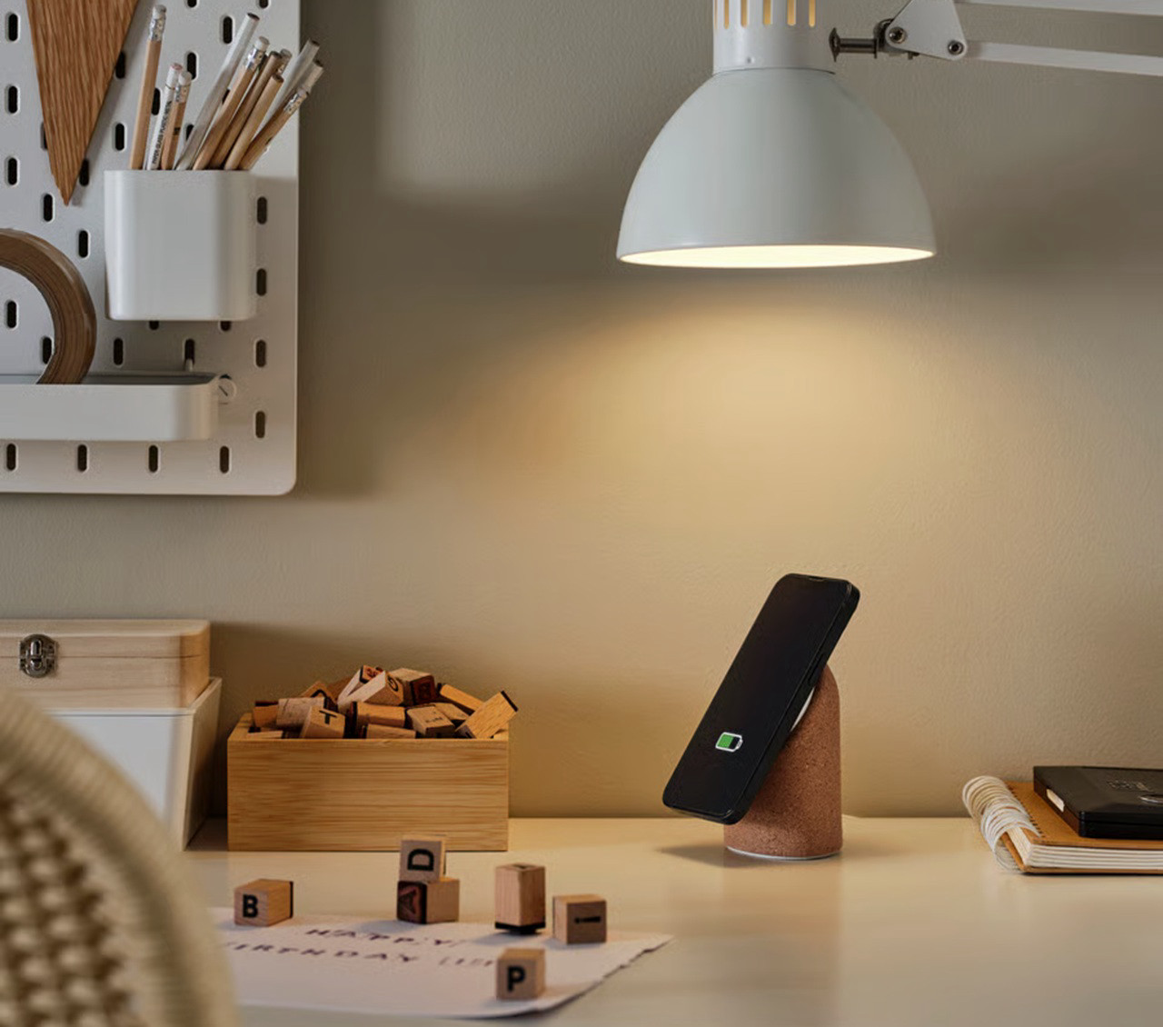 IKEA launches VÄSTMÄRKE wireless charging stand