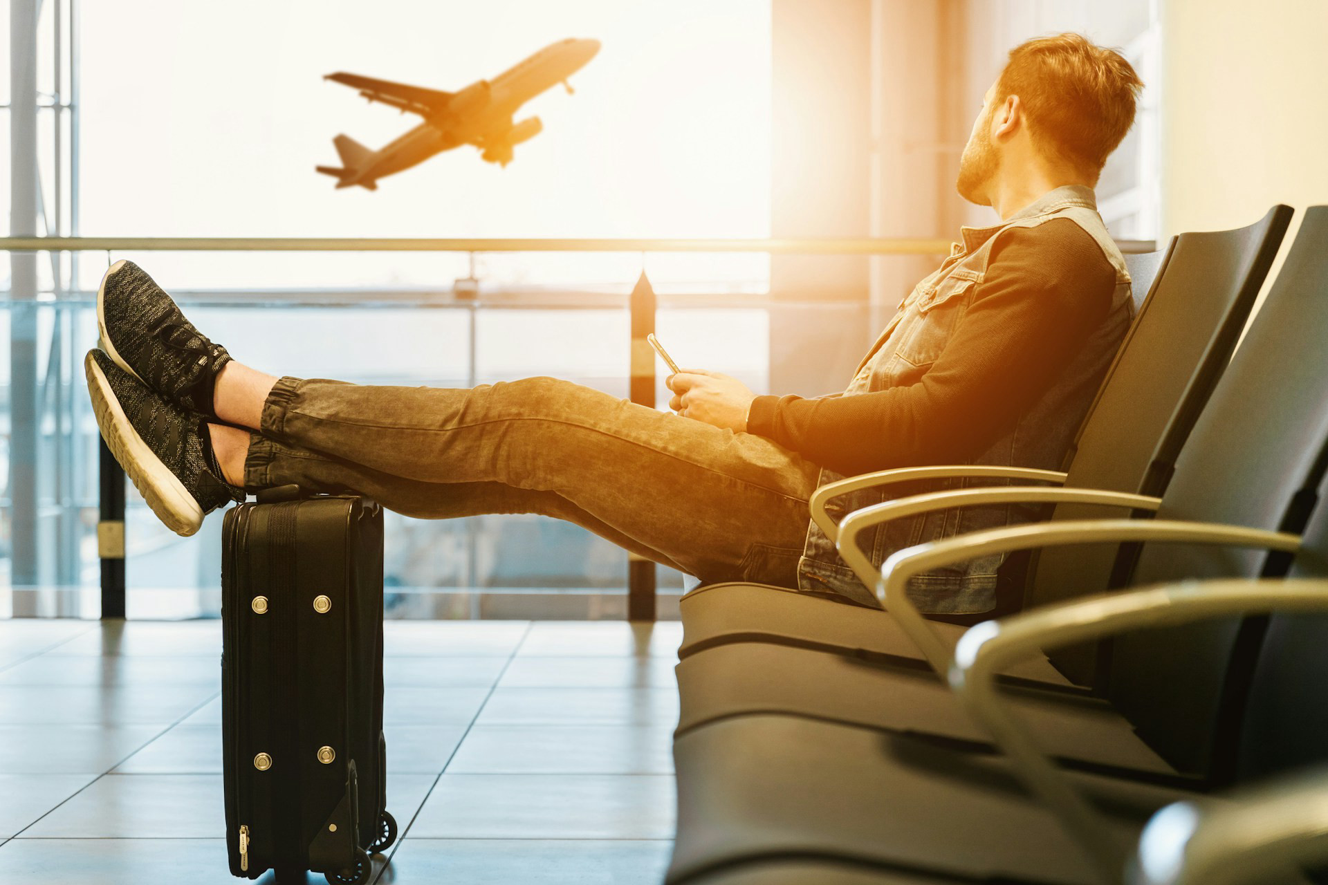Power banks on planes: new 2026 rules on capacity limits and how many you can carry