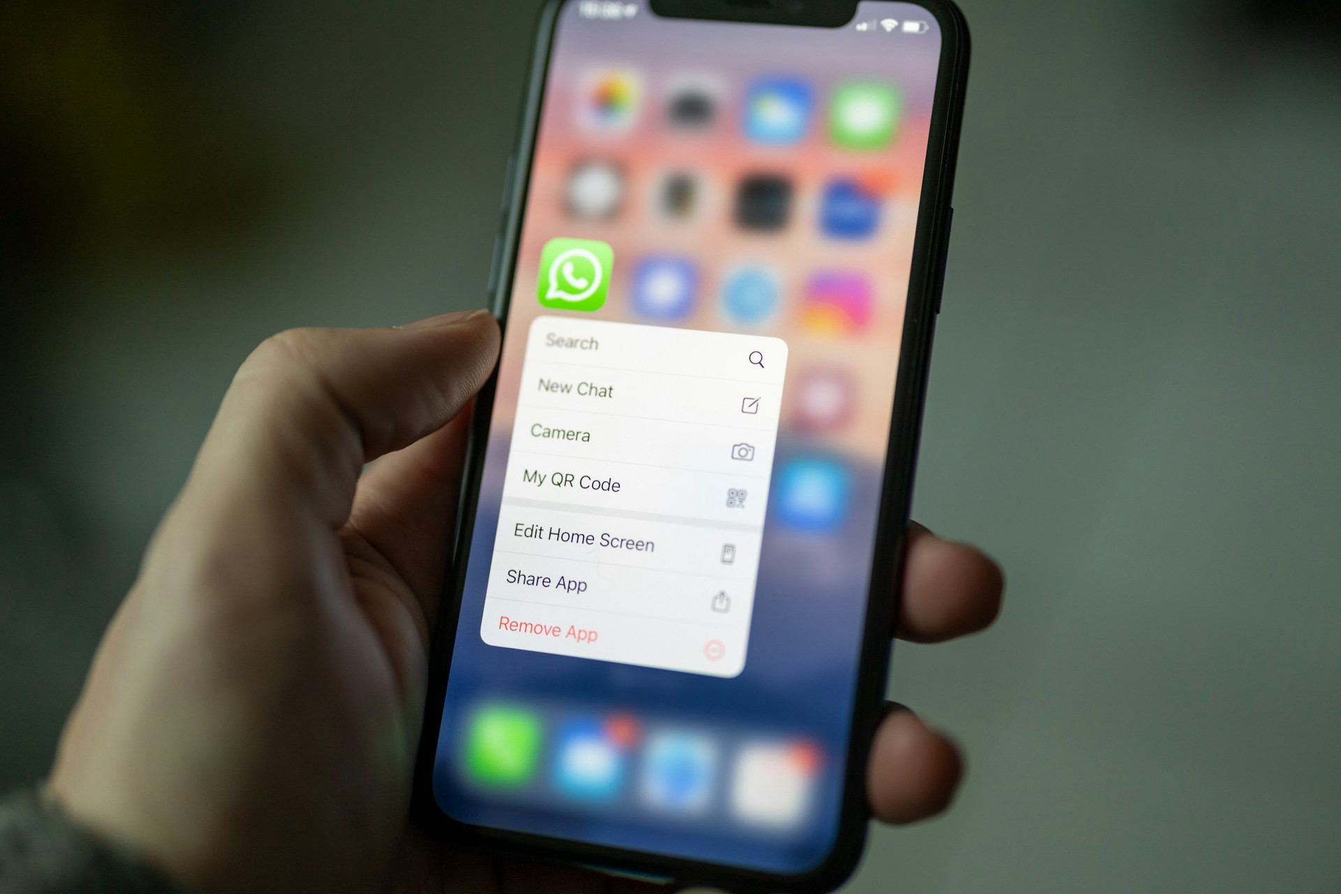 Co oznacza zielone kółko na WhatsApp?