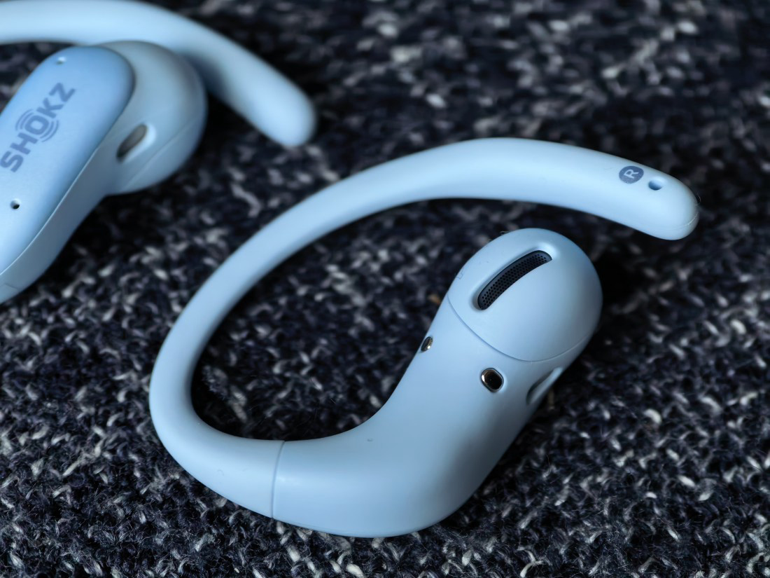 Takie słuchawki szturmem podbijają rynek. Shokz OpenFit Air 2 - test